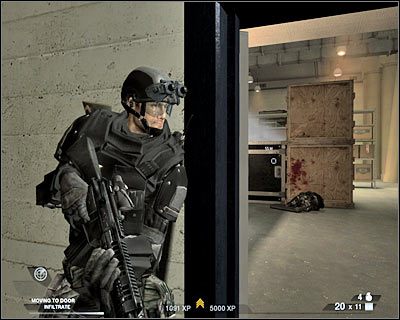 Wróć do drzwi po prawej, ustawiając się w tym samym miejscu, co wcześniej - Główna scena (cz.4) | Akt 5 - Teatr | Rainbow Six Vegas 2 - Tom Clancys Rainbow Six Vegas 2 - poradnik do gry