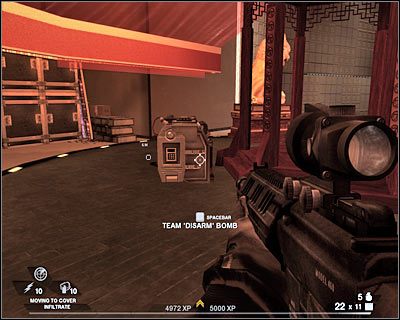 Zaczekaj na dalsze wytyczne i przejdź do pokazanych na screenie drzwi - Główna scena (cz.3) | Akt 5 - Teatr | Rainbow Six Vegas 2 - Tom Clancys Rainbow Six Vegas 2 - poradnik do gry