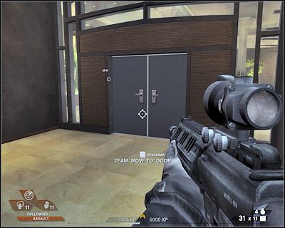 Tradycyjnie rozważ zaznaczenie przeciwników do likwidacji, a następnie wydaj rozkaz do przeprowadzenia szturmu - Penthouse (cz.6) | Akt 5 - Teatr | Rainbow Six Vegas 2 - Tom Clancys Rainbow Six Vegas 2 - poradnik do gry