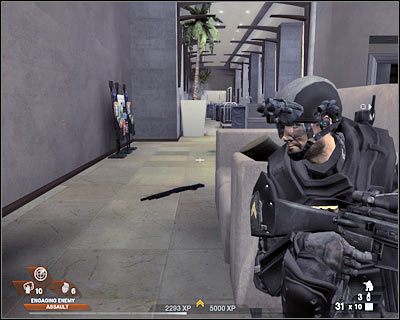 Po dotarciu na koniec korytarza skręć w prawo i wejdź do nowego pomieszczenia - Penthouse (cz.5) | Akt 5 - Teatr | Rainbow Six Vegas 2 - Tom Clancys Rainbow Six Vegas 2 - poradnik do gry