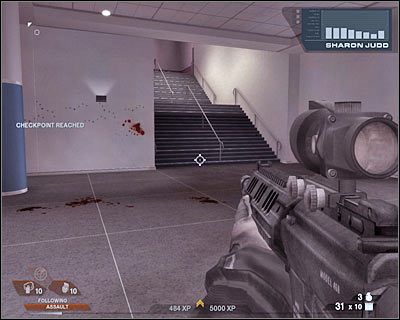 Po znalezieniu się na piętrze zignoruj cywilów i obróć się w lewo - Północna hala (cz.2) | Akt 4 - Centrum konferencyjne | Rainbow Six Vegas 2 - Tom Clancys Rainbow Six Vegas 2 - poradnik do gry