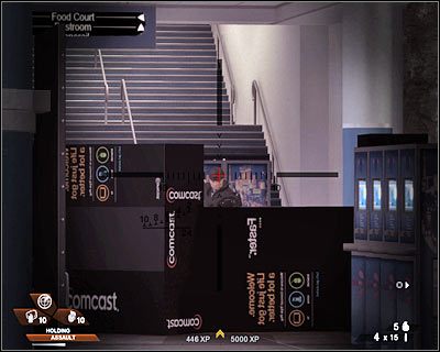 Musisz teraz stopniowo eliminować zarówno broniących się już wrogów jak i tych oponentów, którzy dotrą tu za chwilę - Północna hala (cz.2) | Akt 4 - Centrum konferencyjne | Rainbow Six Vegas 2 - Tom Clancys Rainbow Six Vegas 2 - poradnik do gry