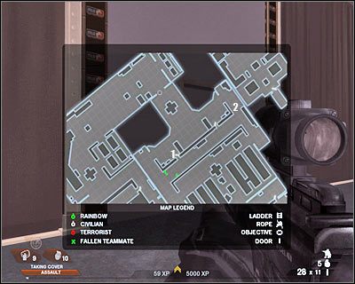 Po dotarciu na miejsce powinieneś zauważyć stojącego tyłem do Ciebie trzeciego przeciwnika (screen) - Hala wystawowa (cz.4) | Akt 4 - Centrum konferencyjne | Rainbow Six Vegas 2 - Tom Clancys Rainbow Six Vegas 2 - poradnik do gry