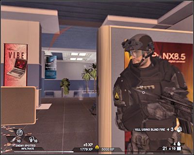 Prawdopodobnie udało Ci się już zabić wszystkich okolicznych terrorystów, ale dla pewności możesz jeszcze przemieścić się pomiędzy zasłonami - Południowa hala (cz.2) | Akt 4 - Centrum konferencyjne | Rainbow Six Vegas 2 - Tom Clancys Rainbow Six Vegas 2 - poradnik do gry