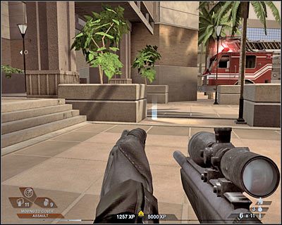 Musisz bardzo uważać, gdyż po prawej stronie znajduje się pojedynczy snajper - Biblioteka publiczna (cz.1) | Akt 3 - Centrum rekreacyjne | Rainbow Six Vegas 2 - Tom Clancys Rainbow Six Vegas 2 - poradnik do gry