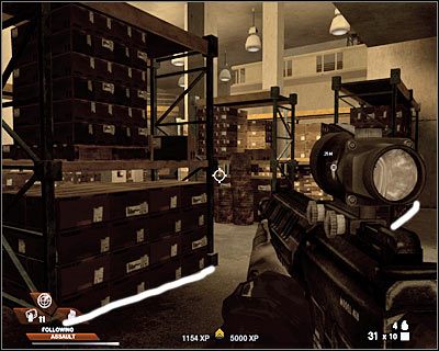 KONIECZNIE musisz obserwować górne balkoniki, gdyż mogą się tam pojawić dodatkowi przeciwnicy - Hala sportowa (cz.4) | Akt 3 - Centrum rekreacyjne | Rainbow Six Vegas 2 - Tom Clancys Rainbow Six Vegas 2 - poradnik do gry