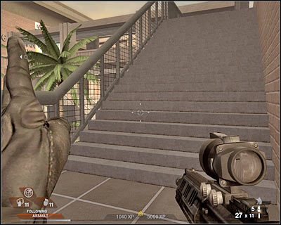 Teraz przemieszczaj się w stronę przeciwległego końca tego pomostu - Hala sportowa (cz.2) | Akt 3 - Centrum rekreacyjne | Rainbow Six Vegas 2 - Tom Clancys Rainbow Six Vegas 2 - poradnik do gry