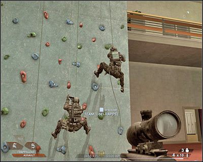 Kolejni przeciwnicy powinni znajdować się nad Tobą - Ośrodek sportowy (cz.5) | Akt 3 - Centrum rekreacyjne | Rainbow Six Vegas 2 - Tom Clancys Rainbow Six Vegas 2 - poradnik do gry