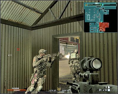 Podbiegnij teraz do lewej strony ciężarówki i z tego miejsca (screen) zabij kilku wrogów - Zakłady (cz.4) | Akt 2 - Stara część Vegas | Rainbow Six Vegas 2 - Tom Clancys Rainbow Six Vegas 2 - poradnik do gry