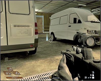 Spróbuj teraz podejść trochę do przodu, a zauważysz, że w okolicy pojawili się nowi wrogowie - Zakłady (cz.2) | Akt 2 - Stara część Vegas | Rainbow Six Vegas 2 - Tom Clancys Rainbow Six Vegas 2 - poradnik do gry