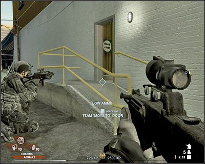 Sam natomiast skieruj się ku głównej ulicy - Zakłady (cz.1) | Akt 2 - Stara część Vegas | Rainbow Six Vegas 2 - Tom Clancys Rainbow Six Vegas 2 - poradnik do gry