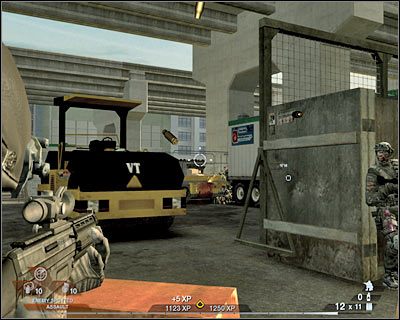 Teraz powoli przesuwaj wraz z resztą drużyny do przodu - Podziemny parking (cz.3) | Akt 2 - Stara część Vegas | Rainbow Six Vegas 2 - Tom Clancys Rainbow Six Vegas 2 - poradnik do gry