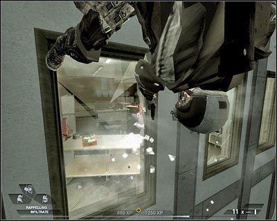 Po wysłuchaniu krótkiego komentarza przystąp do planowania - Klub nocny (cz.3) | Akt 2 - Stara część Vegas | Rainbow Six Vegas 2 - Tom Clancys Rainbow Six Vegas 2 - poradnik do gry