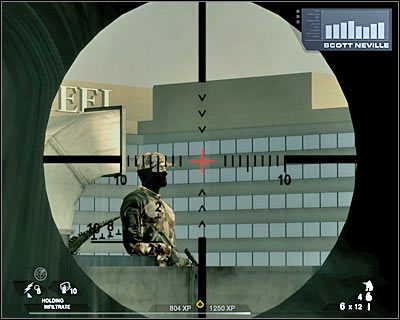 Ostrożnie i bez udziału reszty drużyny skieruj się na dach, na którym znajdował się wyeliminowany wartownik - Klub nocny (cz.1) | Akt 2 - Stara część Vegas | Rainbow Six Vegas 2 - Tom Clancys Rainbow Six Vegas 2 - poradnik do gry