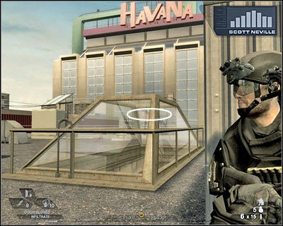 Musisz uważać, gdyż śmierć snajpera wywoła poruszenie wśród terrorystów znajdujących się na dole - Dachy budynków (cz.2) | Akt 2 - Stara część Vegas | Rainbow Six Vegas 2 - Tom Clancys Rainbow Six Vegas 2 - poradnik do gry