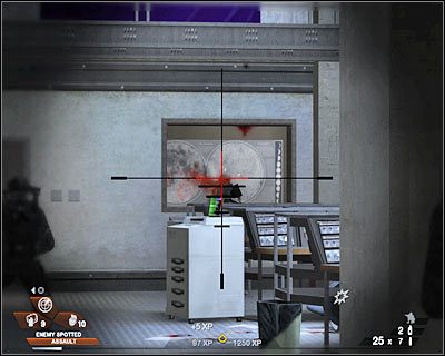 Teraz zajmij się oczyszczaniem górnych balkoników, a konkretnie pokazanego na screenie miejsca - Zasadzka (cz.4) | Akt 1 - Pireneje | Tom Clancys Rainbow Six Vegas 2 - Tom Clancys Rainbow Six Vegas 2 - poradnik do gry