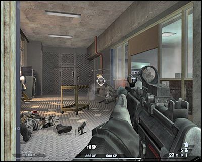 Przejście do kolejnej lokacji znajduje się na lewo od drzwi, z których przed chwilą korzystałeś - Negocjacje (cz.4) | Akt 1 - Pireneje | Tom Clancys Rainbow Six Vegas 2 - Tom Clancys Rainbow Six Vegas 2 - poradnik do gry