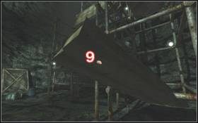 Przed opuszczeniem biblioteki zabierz leżący nad wcześniej zamkniętymi drzwiami dziwny artefakt [#8 ] - Część VI | Penumbra Czarna plaga - Penumbra: Czarna plaga - poradnik do gry