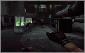 Po pokonaniu drabinek napotkasz pierwszych wrogów - z tymi będziesz mógł rozprawić się po cichu, nożem - [Rozdział] Into the Breach | Turok - Turok - poradnik do gry