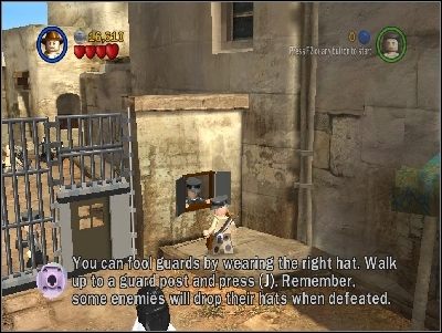 W następnej lokacji musisz znaleźć ubranego na czarno Niemca - Chapter 3 - City of Danger (cz.3) - Poszukiwacze Zaginionej Arki - LEGO Indiana Jones: The Original Adventures - poradnik do gry