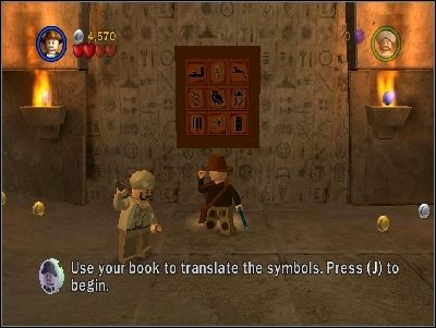 Uważaj na szerokie pomarańczowe guziki - postaraj się je ominąć, gdyż wypuszczają ostrza - Chapter 4 - The Well of Souls (cz.1) - Poszukiwacze Zaginionej Arki - LEGO Indiana Jones: The Original Adventures - poradnik do gry