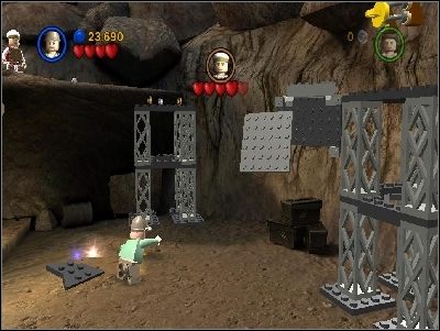 Idź w prawo i zbuduj z leżących tu klocków podest - Chapter 6 - Opening the Ark (cz.2) - Poszukiwacze Zaginionej Arki - LEGO Indiana Jones: The Original Adventures - poradnik do gry