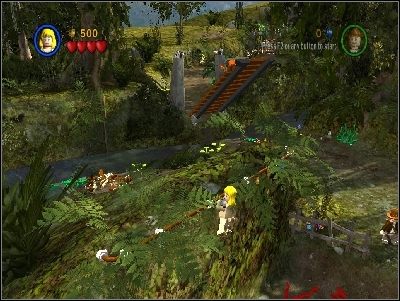 Zmień postać na Willie i w błyszczącym różnymi kolorami miejscu wskocz na drewniane belki i przejdź nad wężami - Chapter 2 - Pankot Secrets (cz.1) - Świątynia Zagłady - LEGO Indiana Jones: The Original Adventures - poradnik do gry