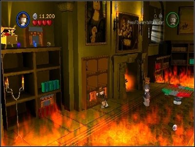 Przepchnij drewnianą półkę, a pojawią się hieroglify - Chapter 2 - Castle Rescue (cz.1) - Ostatnia Krucjata - LEGO Indiana Jones: The Original Adventures - poradnik do gry