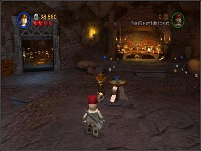 Weź Graala i połóż go na małej podstawie na środku pomieszczenia, w którym walczyłeś z rycerzem - Chapter 6 - Temple of the Grail (cz.3) - Ostatnia Krucjata - LEGO Indiana Jones: The Original Adventures - poradnik do gry