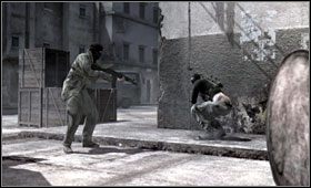 Wejdź po gruzach na górę i przylgnij do ściany [A] - Middle Eastern - Urban Ruins | Akt pierwszy Metal Gear Solid 4 - Metal Gear Solid 4: Guns of the Patriots - poradnik do gry