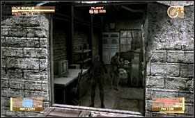 Za bramą znajduje się wejście do pierwszego budynku - South America - Power Station | Akt drugi Metal Gear Solid 4 - Metal Gear Solid 4: Guns of the Patriots - poradnik do gry