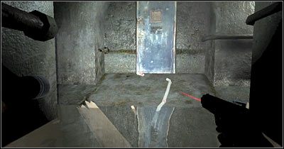 Twoim podstawowym problemem przez kilka kolejnych minut będzie unikanie czarnej mazi, która pożarła jednego z robotników - Scena 3 - Ścieki (cz.2) | Epizod 3 Alone in the Dark - Alone in the Dark - poradnik do gry