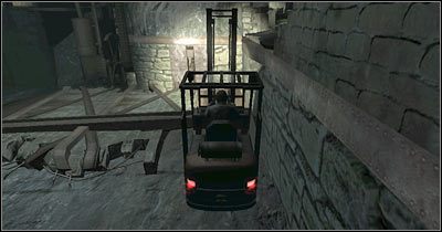 Podnieś widełki, dzięki czemu podważysz także znajdującą się tu dużą konstrukcję - Scena 2 - Starożytna ścieżka | Epizod 6 Alone in the Dark - Alone in the Dark - poradnik do gry