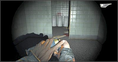 Prędzej czy później zmuszony zostaniesz do skorzystania z połączenia pistoletu z wybuchową butelką, a to dlatego, że przy peronie pojawi się potwór rażący Cię na odległość - Scena 2 - Stacja metra | Epizod 7 Alone in the Dark - Alone in the Dark - poradnik do gry