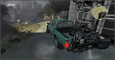 W dalszej części pościgu będziesz musiał radzić sobie z potężnymi konarami, które pojawią się tuż przed samochodem (screen) - Scena 3 - Ostateczne wrota | Epizod 8 Alone in the Dark - Alone in the Dark - poradnik do gry