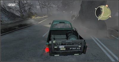 W pokazanym na screenie miejscu ponownie będziesz musiał zjechać z głównej drogi - Scena 3 - Ostateczne wrota | Epizod 8 Alone in the Dark - Alone in the Dark - poradnik do gry