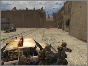 Zaraz po rozpoczęciu misji skieruj jedną drużynę na prawą stronę hangaru, a drugą na lewą - Misja 4 | Misje w Full Spectrum Warrior - Full Spectrum Warrior - poradnik do gry