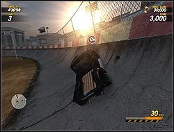 Kolejne derby i kolejny raz staraj się zbierać power-upy wzmacniające zadawane obrażenia - [Tryb Carnage] Wyzwania cz. 2 | FlatOut Apokalipsa - FlatOut: Apokalipsa - poradnik do gry