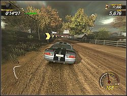 Pamiętaj, aby trzymać się jezdni - dookoła trasy jest mnóstwo nierówności i zbiornik wodny - [Tryb Carnage] Wyzwania cz. 6 | FlatOut Apokalipsa - FlatOut: Apokalipsa - poradnik do gry