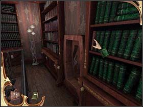 Drugi regal za nimi (w lewo) to regał z samymi granatowymi książkami - [Opis przejścia] Część druga (1) | Sherlock Holmes Tajemnica Mumii - Sherlock Holmes: Tajemnica Mumii - poradnik do gry