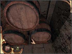 Następnie przechodzi na drugą stronę piwniczki ku rzędom beczek - [Opis przejścia] Część trzecia (2) | Sherlock Holmes Tajemnica Mumii - Sherlock Holmes: Tajemnica Mumii - poradnik do gry