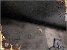 Sherlock ogląda wiązkę dynamitu po prawej, mechanizm na ścianie i bojler - [Opis przejścia] Część piąta (4) | Sherlock Holmes Tajemnica Mumii - Sherlock Holmes: Tajemnica Mumii - poradnik do gry