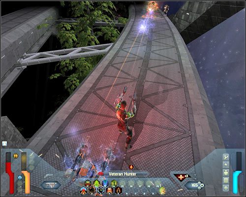 Po przedostaniu się do południowej hali rozpraw się z ostatnią jak na razie grupą przeciwników - Atrium - Questy (cz.1) | Poziom 6 w Space Siege - Space Siege - poradnik do gry