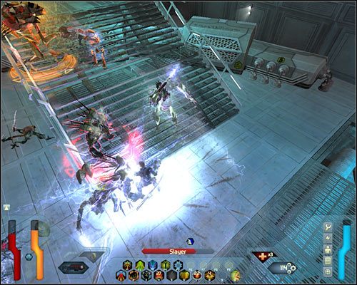 Drugą konsolę również odnajdziesz na wyżej położonym balkoniku - Coldsleep B - Questy (cz.2) | Poziom 12 w Space Siege - Space Siege - poradnik do gry