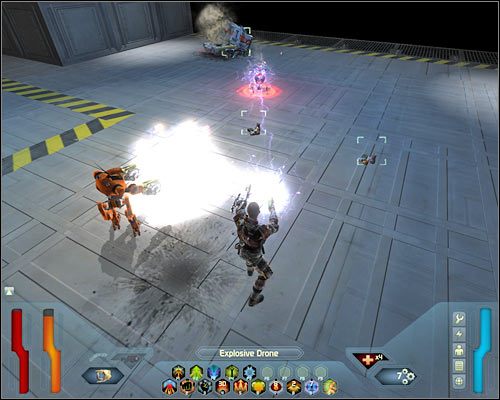 Docelowo postaraj się dotrzeć do drugiej windy (białe 2 na mapie), dzięki której przedostaniesz się do platformy z karabinem Frag Rifle (screen) - Hold B - Questy (cz.1) | Poziom 15 w Space Siege - Space Siege - poradnik do gry