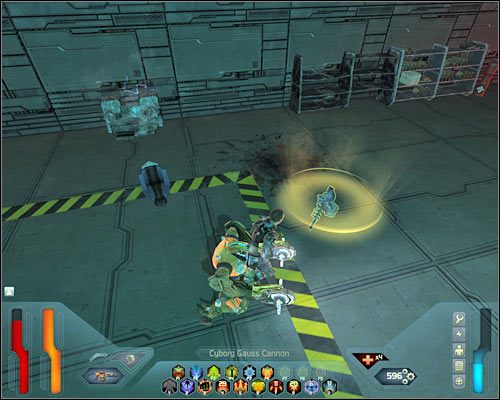 Po dotarciu na nowe piętro podrzuć widocznym w oddali botom parę granatów, a przy odrobinie szczęścia zostaną one błyskawicznie unicestwione - Ares Engine Control - Questy (cz.2) | Poziom 29A w Space Siege - Space Siege - poradnik do gry