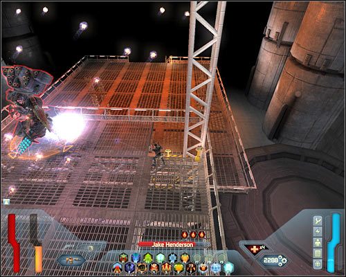 Jeśli Twój dron zginie, pojedynek ten stanie się zdecydowanie trudniejszy, a to dlatego, że boss zacznie rozrzucać po okolicy granaty (screen) - Shuttle Control - Questy (cz.1) | Poziom 32A w Space Siege - Space Siege - poradnik do gry