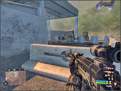 W miarę możliwości przemieszczaj się przy północnym murze portu - Uzyskanie dostępu do sieci taktycznej KAL | Misja 2 | Crysis Warhead - Crysis: Warhead - poradnik do gry