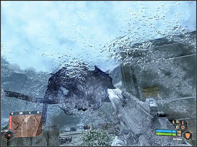 Do bossa nie możesz się też zbytnio zbliżać, gdyż zostałbyś złapany przez jedną z macek (screen) - Pokonanie egzoskafandra | Misja 3 | Crysis Warhead - Crysis: Warhead - poradnik do gry