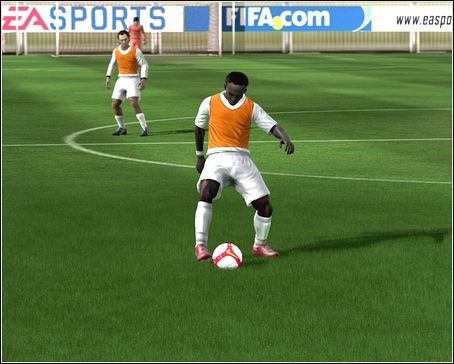 Pomocnicy mogą przy korzystnym wyniku kontrolować tempo gry - Drybling | Sterowanie w FIFA 09 - FIFA 09 - poradnik do gry